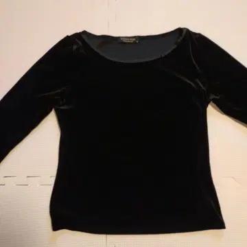 폭시 뉴욕 VELOUR NOIR 벨벳 상의