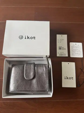 ikot 실버 접이식 지갑