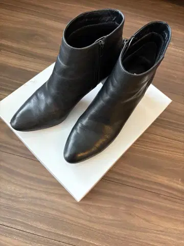 DIANA 블랙 가죽 부츠 약 8cm 힐
