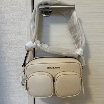MICHAEL KORS JET SET ITEM LT CREAM