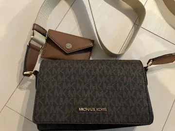 MICHAEL KORS 모노그램 숄더백 2개