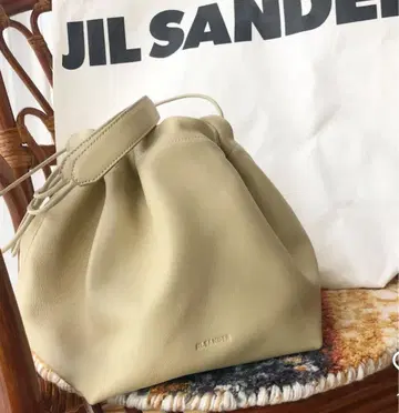 질 샌더 JILSANDER 드로우 스트링 숄더 베이지 복조리