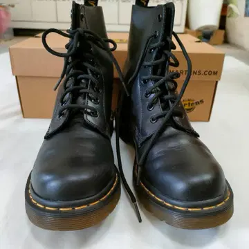 Dr.Martens 닥터마틴 파스칼 8홀 부츠/UK5