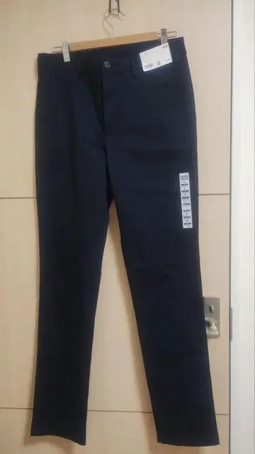 유니클로 UNIQLO 슬림핏 치노 택 포함 새상품 허리 82 네이비