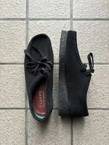 CLARKS 블랙 슬립온 23.5