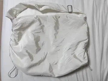 PAGEBOY 화이트 나일론 숄더백