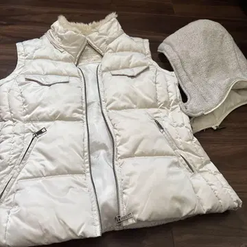 ZARA TRAFALUC 화이트 다운 베스트 L 사이즈