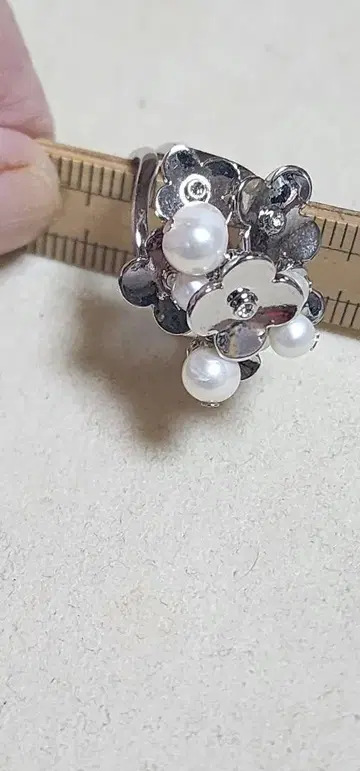 실버 꽃 모티브 펄 반지
