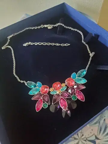 SWAROVSKI 스와로브스키 멀티 컬러 크리스탈 목걸이