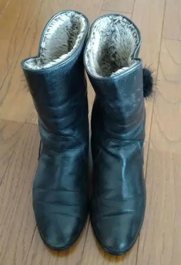 블랙 가죽 부츠 퍼 내부 미끄럼 방지 밑창 포함 23cm EEE