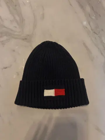 TOMMY HILFIGER 네이비 니트 모자