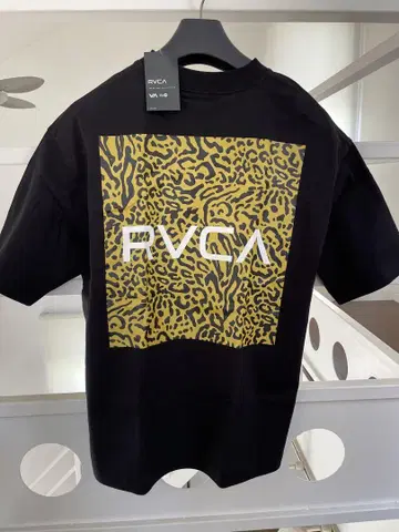 RVCA 블랙 T셔츠 새상품