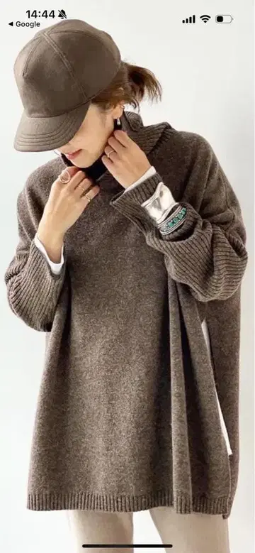 이탈리아얀 사이드 슬릿 하이넥 풀오버