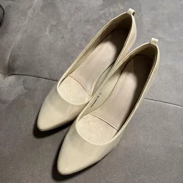 미사용 새상품 란다 펌프스