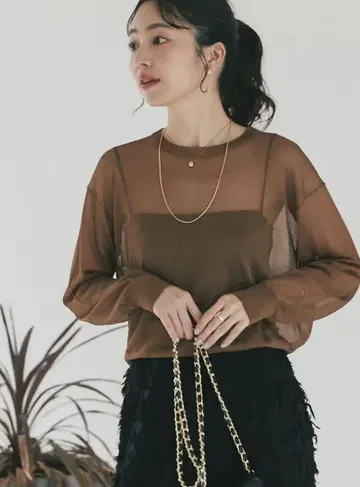 러브틱 봉봉 라메 시어 크루 니트