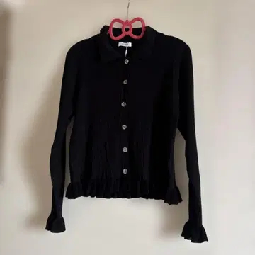 택 포함 새상품 로리즈팜 밑단 프릴 리브 상의 블랙