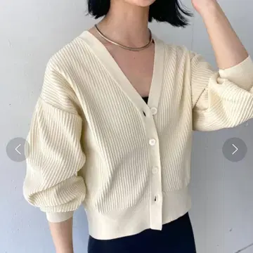 [ 새상품급 ] 시너리 폴리에스테르 리브 니트 가디건 V넥 숏