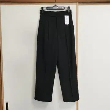 테이퍼드 팬츠