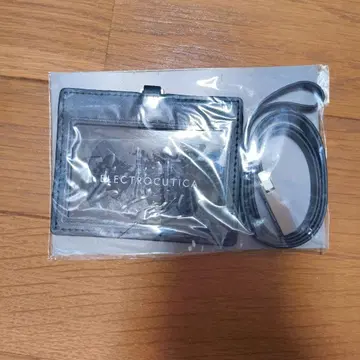ELECTROCUTICA 패스 케이스