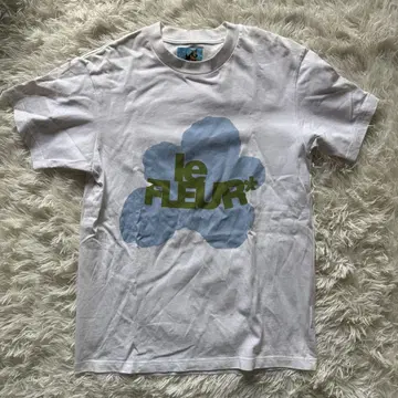 le FLEUR* 화이트 T셔츠