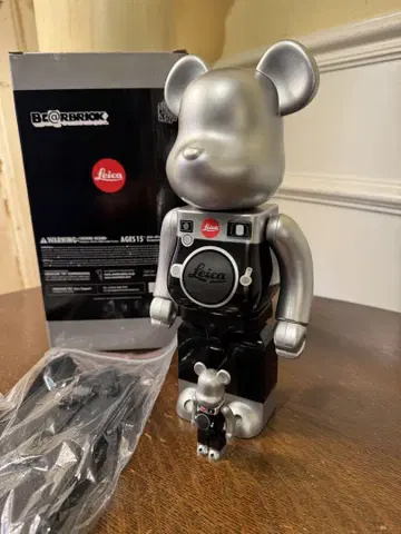 LEICA M 콜라보 BE@RBRICK 400%& 100% 베어브릭