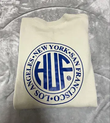 HUF 크림색 트레이닝복