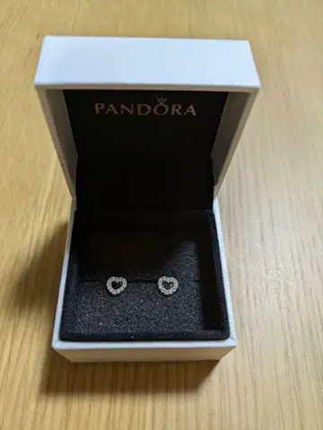 PANDORA 오픈 하트 스터드 귀걸이