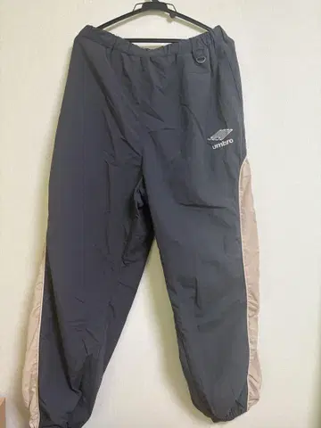 9090 x umbro 트랙 팬츠 그레이/베이지