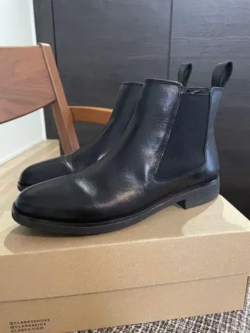 클락스 Clarks 블랙 가죽 사이드 고어 부츠