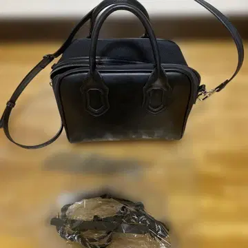 블랙 숄더백