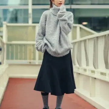 UNIQLO 유니클로 JWAnderson 플레어 스커트 블랙