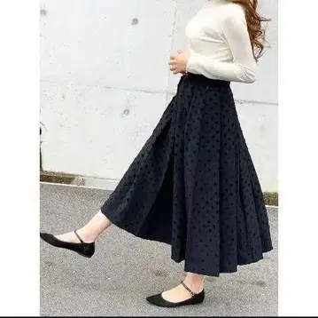 도트 무늬 플레어 롱 스커트