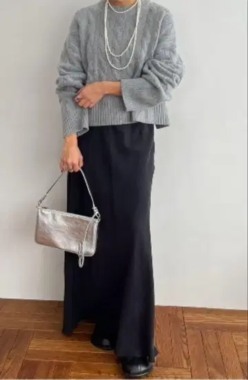 미라 오웬 울 혼방 단장 케이블 니트 풀오버