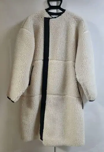 HYKE 화이트 플리스 자켓