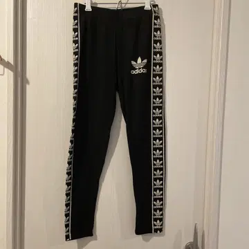 새상품급 adidas 로고 테이프 슬림 핏 레깅스
