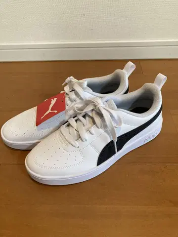 [ 미사용 새상품 ] PUMA 화이트/블랙 스니커즈 26.5cm