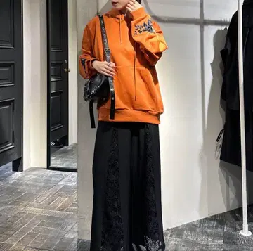 HARE 플라워 자수 풀오버 후드티 오렌지