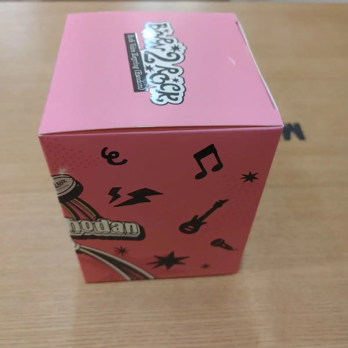 QWER 2nd Anniversary Pop-up Limited Rock Voice Keyring Hina Member