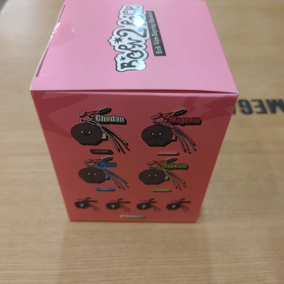 QWER 2nd Anniversary Pop-up Limited Rock Voice Keyring Hina Member