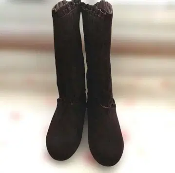 새상품 잉게보그 스웨이드 프릴 하프 부츠
