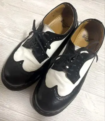 Dr.Martens 부츠 러버 솔 화이트 블랙 27cm 통굽