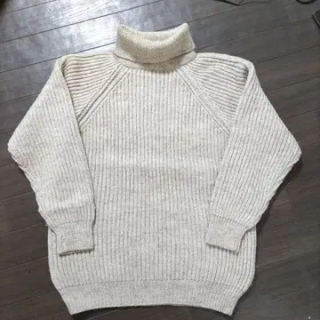 블랙쉽 터틀넥 니트