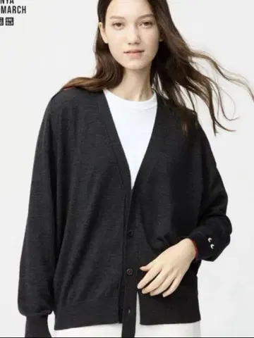 미사용 새상품 유니클로 ANNA HINDMARCH 가디건 다크 그레이 L