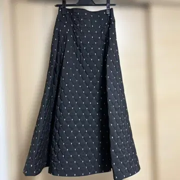 저스길리티 퀼팅 스커트