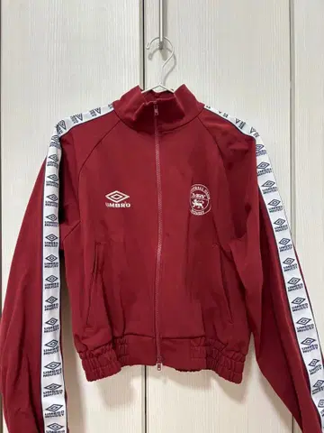 UMBRO MOUSSY 버건디 저지