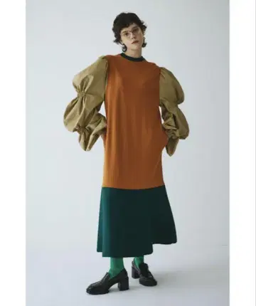 [ 미사용 새상품 ] 해린 도트 사이 셔링 벌룬 슬리브 드레스