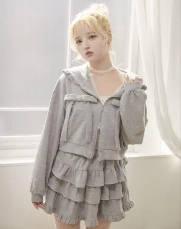 프릴 후드 리본 지퍼 후드티