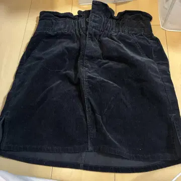 블랙 코듀로이 타이트 스커트