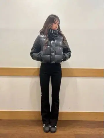숏 기장 블랙 다운 자켓 M 사이즈