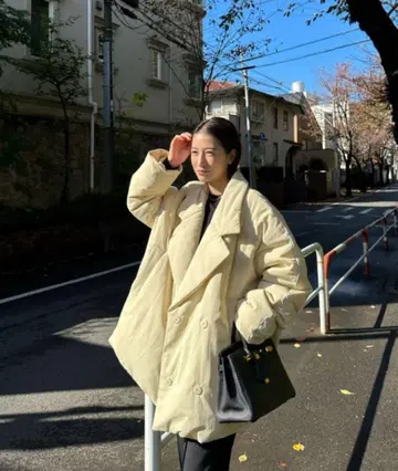 CLANE COCOON SHORT DOWN COAT